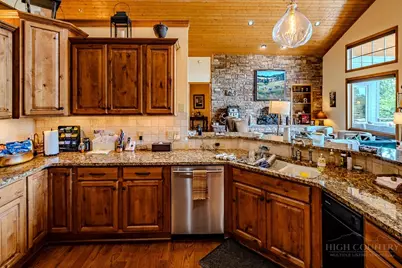 1031 Ridge Drive, Linville, NC 28646 - Photo 11