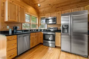 200 Summit Rd, Beech Mountain, NC 28604 - Photo 35