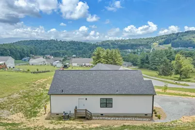 426 Fieldstone Way Way, Fleetwood, NC 28626 - Photo 3