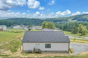 426 Fieldstone Way Way, Fleetwood, NC 28626 - Photo 3