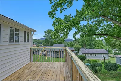 505 Oak Avenue, West Jefferson, NC 28694 - Photo 19
