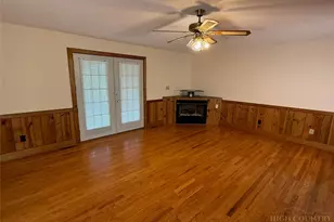 735 Weaver Ford Rd, Grassy Creek, NC 28631 - Photo 21