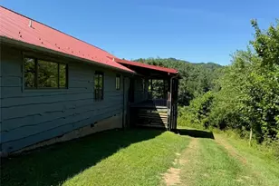 735 Weaver Ford Rd, Grassy Creek, NC 28631 - Photo 7