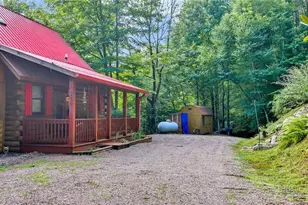 219 Ravenwood Dr, West Jefferson, NC 28694 - Photo 3