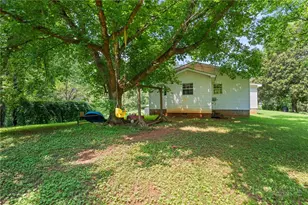 625 New Brickyard Rd, North Wilkesboro, NC 28659 - Photo 3