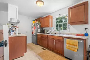 625 New Brickyard Rd, North Wilkesboro, NC 28659 - Photo 9