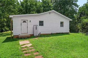 625 New Brickyard Rd, North Wilkesboro, NC 28659 - Photo 39