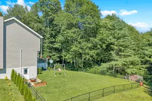 6415 Rhododendron Run, Newland, NC 28657 - Photo 31