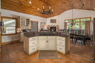 305 Laurel Ln, Blowing Rock, NC 28605 - Photo 15