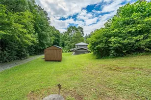 2601 Mountaindale Rd, Vilas, NC 28692 - Photo 43