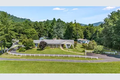 136 Summer Lane, Spruce Pine, NC 28777 - Photo 3