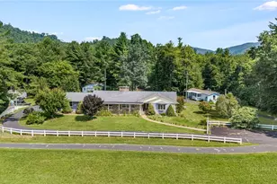 136 Summer Ln, Spruce Pine, NC 28777 - Photo 3