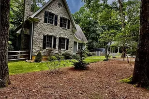 21 Maple Leaf Ln, Roaring Gap, NC 28668 - Photo 3
