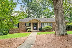 560 Kelway Pl, Winston Salem, NC 27104 - Photo 1