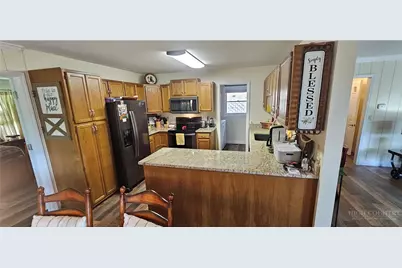 600 Mountain Glen, Newland, NC 28657 - Photo 15