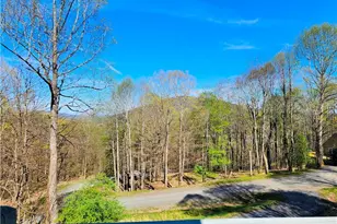 728 Townview St, West Jefferson, NC 28694 - Photo 3