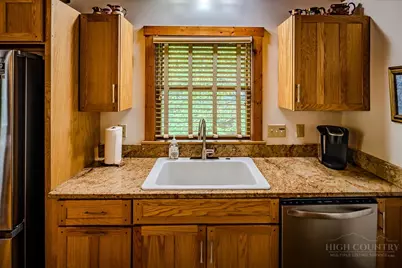 356 E New River Drive, West Jefferson, NC 28694 - Photo 21