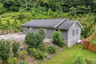 276 Wes Jones Rd, Newland, NC 28657 - Photo 1