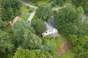 924 Balsam Dr, Newland, NC 28657 - Photo 37