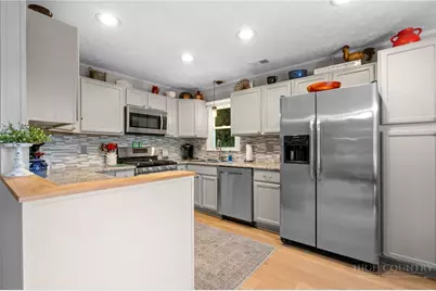 924 Balsam Drive, Newland, NC 28657 - Photo 19