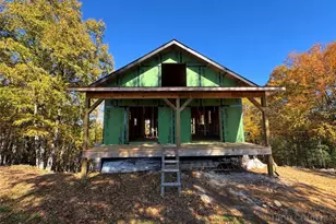 930 Falcon Ridge Dr, West Jefferson, NC 28694 - Photo 1