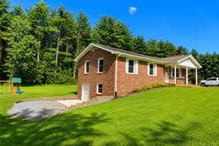 132 Oakdale Rd, Ennice, NC 28623 - Photo 3