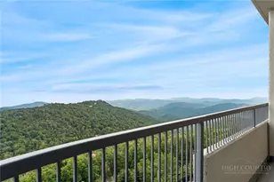 303 Sugar Top Dr, Sugar Mountain, NC 28604 - Photo 3