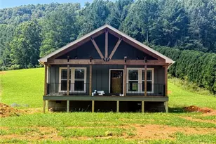 823 Flat Rock Rd, Crumpler, NC 28617 - Photo 3