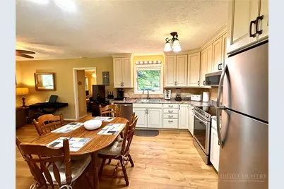 310 Country Lane, Newland, NC 28657 - Photo 9