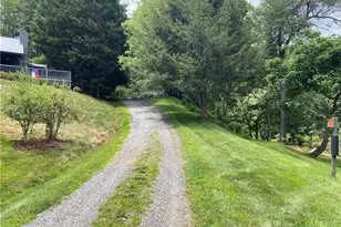 476 Ballous Mill Rd, Grassy Creek, NC 28631 - Photo 15