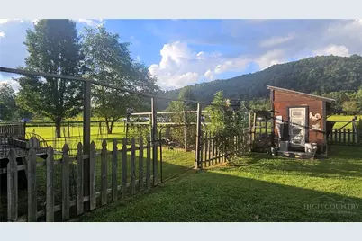 2846 & 2818 Broadstone Road, Banner Elk, NC 28604 - Photo 33
