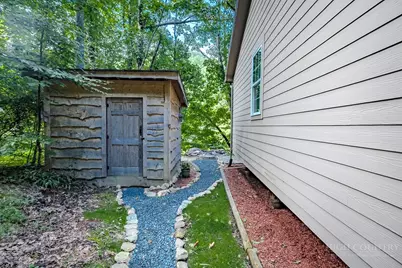1401 Laurel Creek, Sugar Grove, NC 28679 - Photo 25