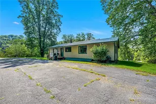 1446 Deacon Rd, Grassy Creek, NC 28631 - Photo 37