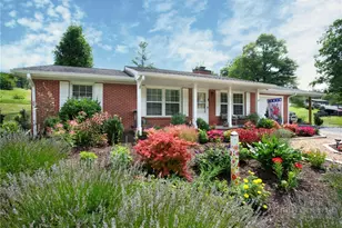 590 Cranberry St, Newland, NC 28657 - Photo 5