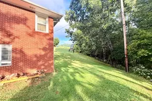 102 Knollview Dr, Jefferson, NC 28640 - Photo 3