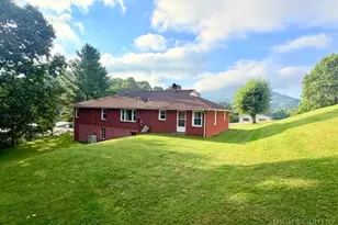 102 Knollview Dr, Jefferson, NC 28640 - Photo 5