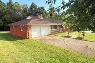 102 Knollview Dr, Jefferson, NC 28640 - Photo 1