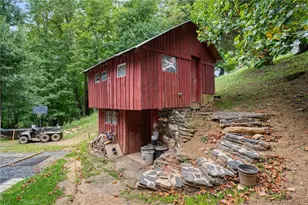 443 Holman Rd, Todd, NC 28684 - Photo 5