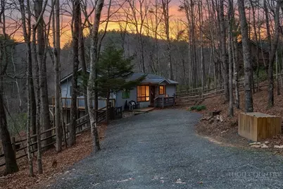 510 W Laurel Circle, Deep Gap, NC 28618 - Photo 3