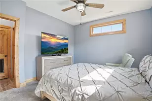 142 Crescent Ln, Sugar Mountain, NC 28604 - Photo 25