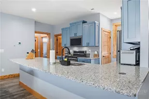 142 Crescent Ln, Sugar Mountain, NC 28604 - Photo 11