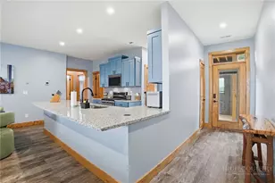 142 Crescent Ln, Sugar Mountain, NC 28604 - Photo 3