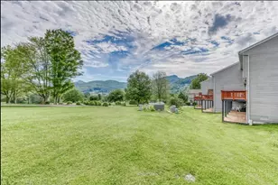 1040 Sugar Mountain Dr, Sugar Mountain, NC 28604 - Photo 3