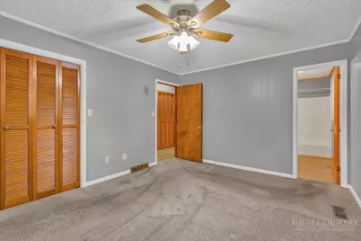 6762 Hwy 421 N, Vilas, NC 28692 - Photo 25
