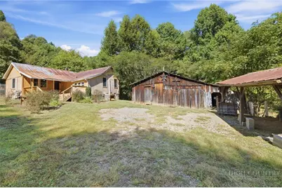 325 Sawyers Rd, Warrensville, NC 28693 - Photo 15