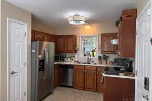 122 Forest Oak Ln, Jefferson, NC 28640 - Photo 9