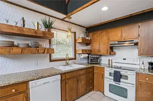 193 Lakeview Ln, Deep Gap, NC 28618 - Photo 5