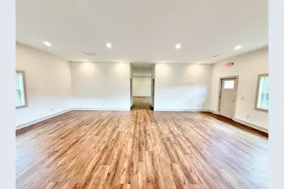 300 N Jefferson Avenue, West Jefferson, NC 28694 - Photo 9