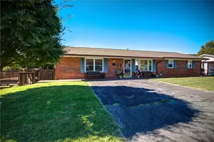 11 Center St, Sparta, NC 28675 - Photo 1