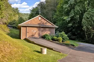 721 Will Glenn Rd, Sugar Grove, NC 28679 - Photo 35
